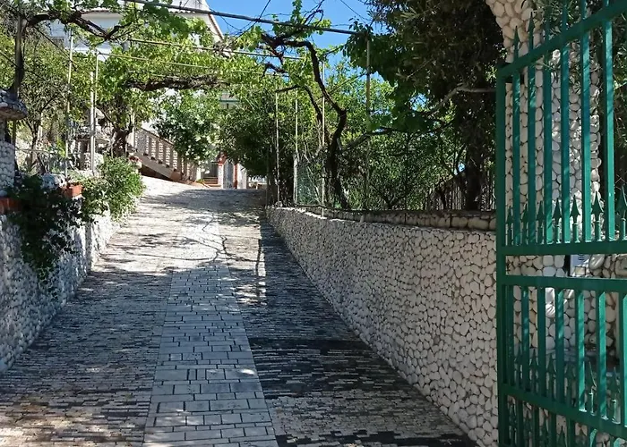 Casa Delle Arance ペスキチ